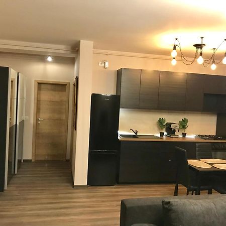 Wood Central Apartment Тимишоара Екстериор снимка