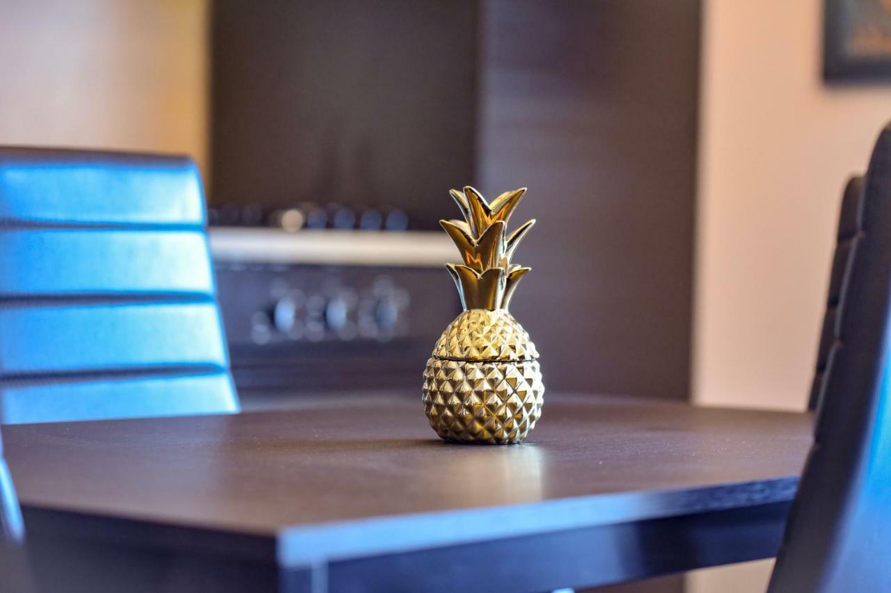 Wood Central Apartment Тимишоара Екстериор снимка