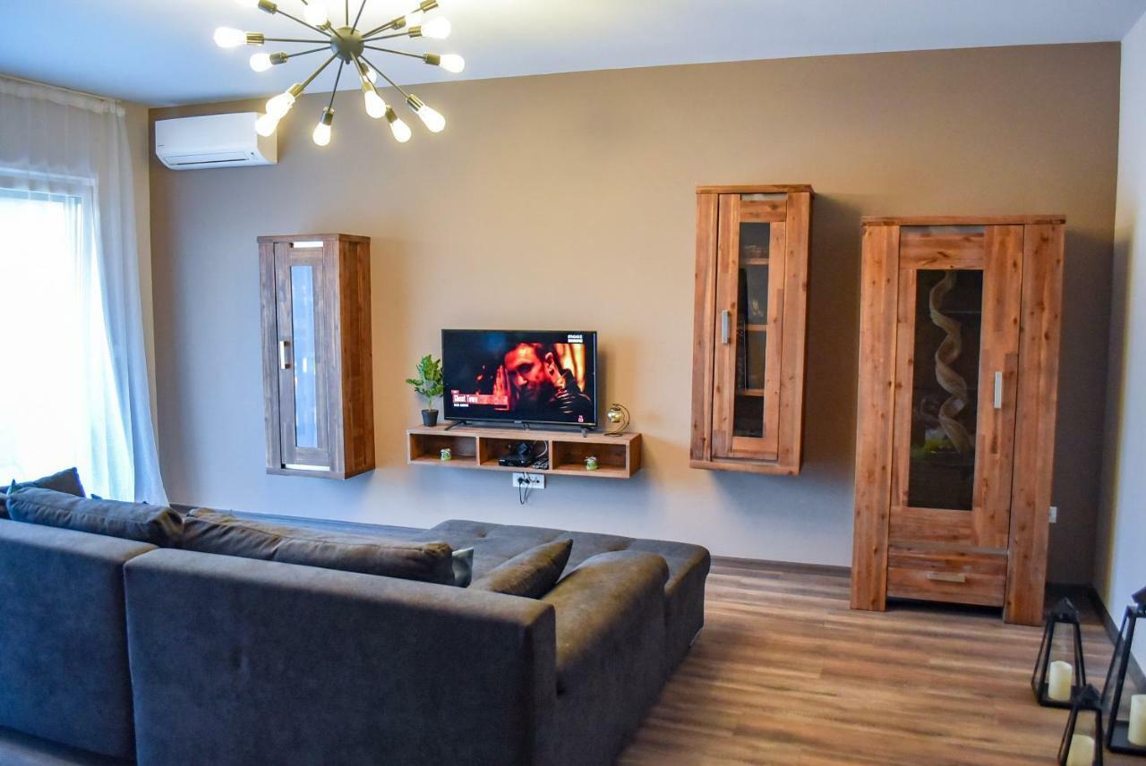 Wood Central Apartment Тимишоара Екстериор снимка