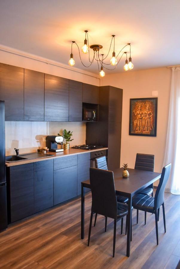 Wood Central Apartment Тимишоара Екстериор снимка