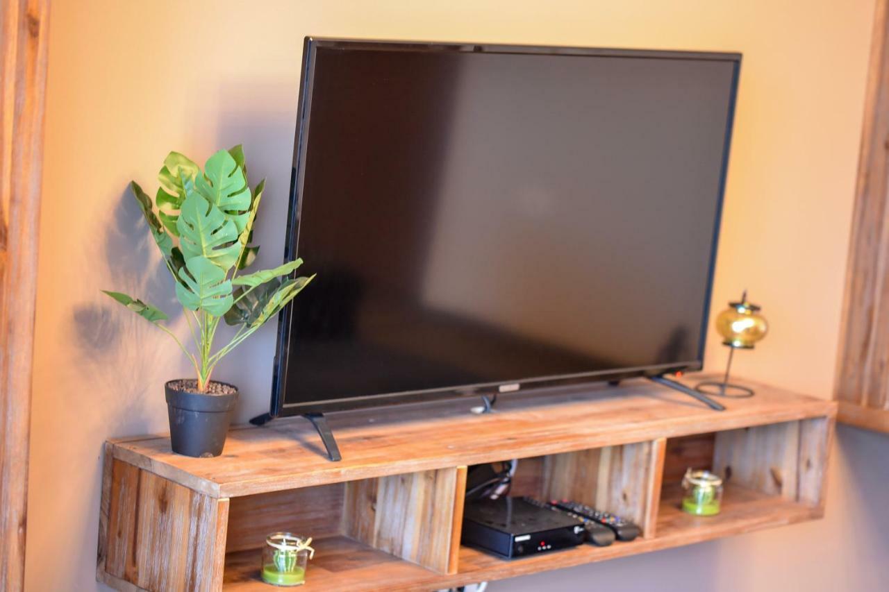 Wood Central Apartment Тимишоара Екстериор снимка